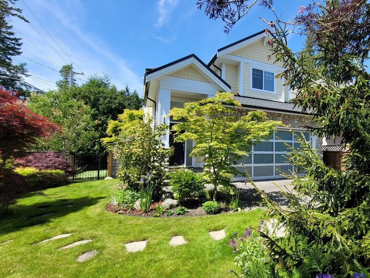 House for rent: 1383 129a Street, Surrey, British Columbia V4A 3Y8