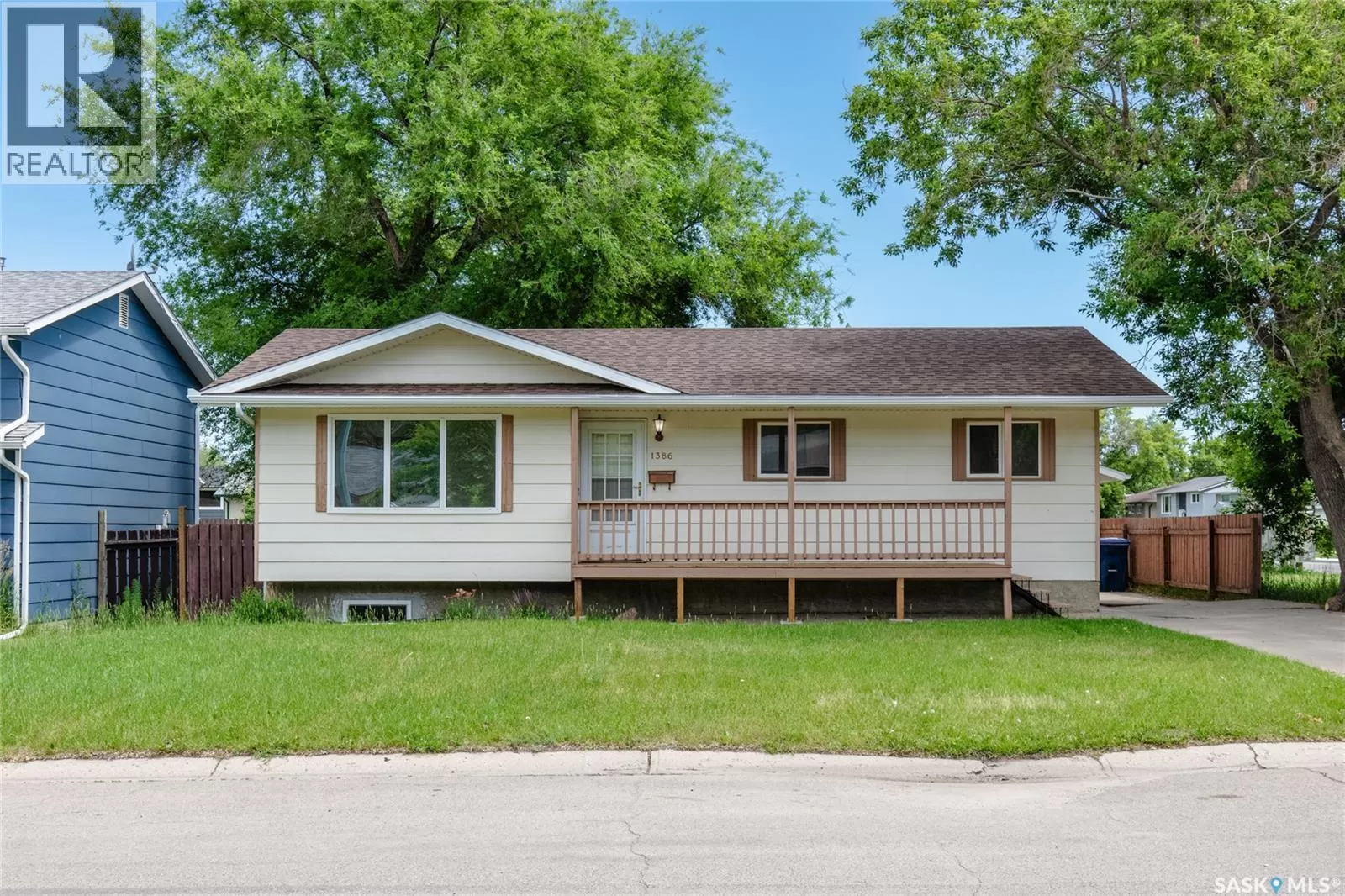 House for rent: 1386 Manitou Crescent, Moose Jaw, Saskatchewan S6H 7C5