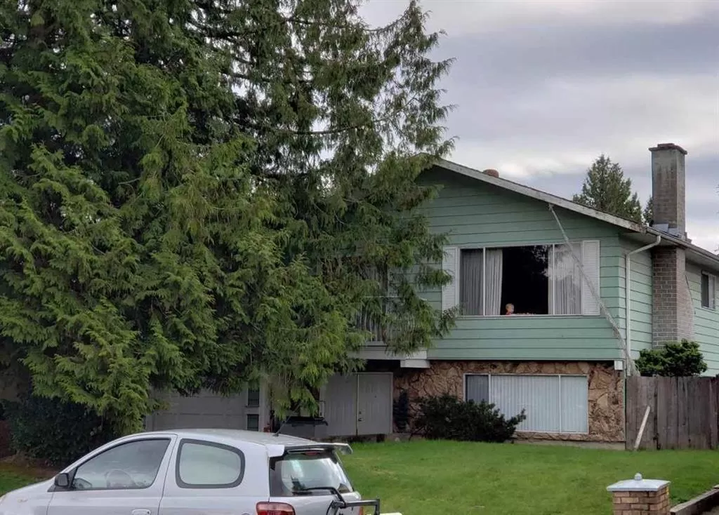 House for rent: 13872 93a Avenue, Surrey, British Columbia V3V 6L9