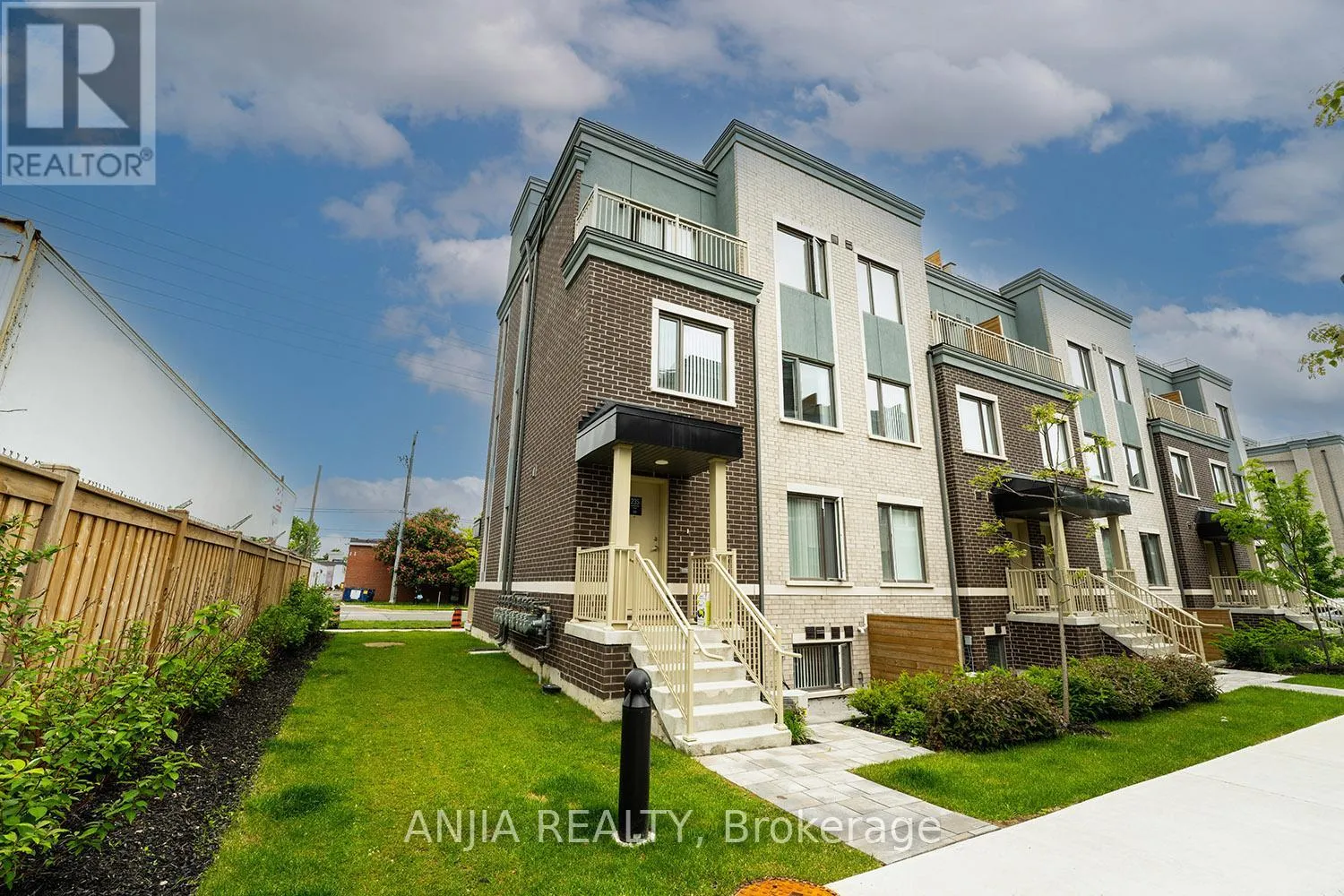 Row / Townhouse for rent: 139 - 235 Birmingham Street, Toronto, Ontario M8V 0J5