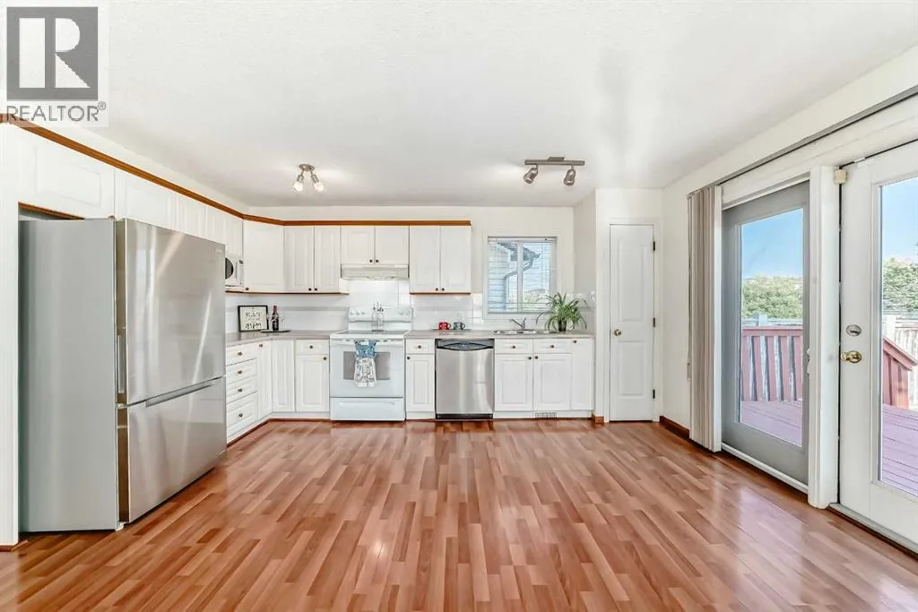 House for rent: 139 Bridlewood Circle Sw, Calgary, Alberta T2Y 3L1