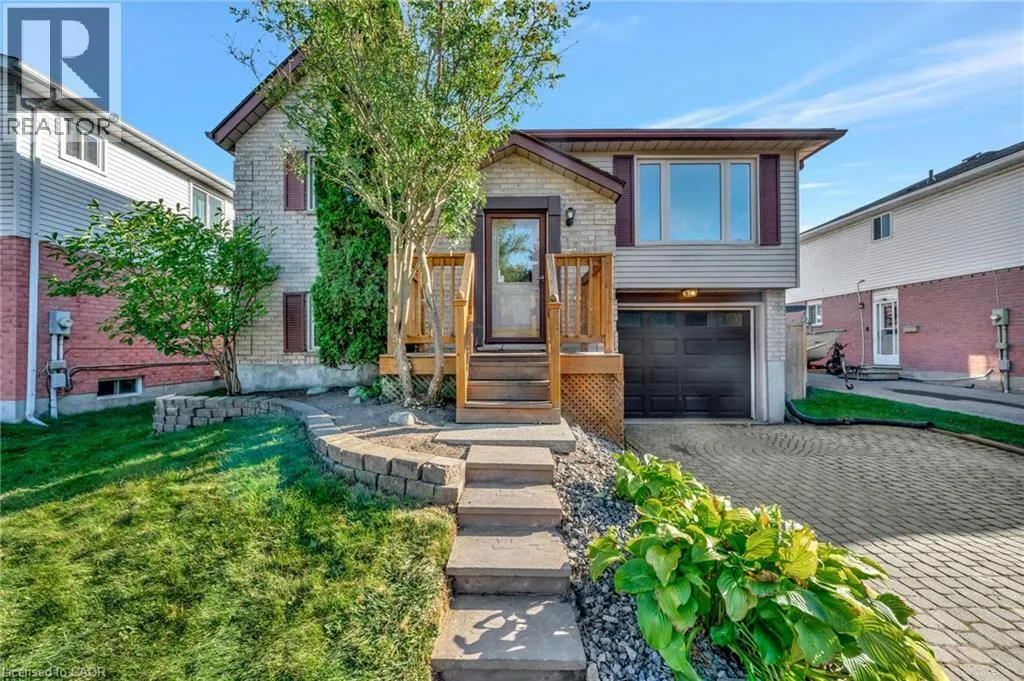 House for rent: 139 Ironstone Drive, Cambridge, Ontario N1P 1A4