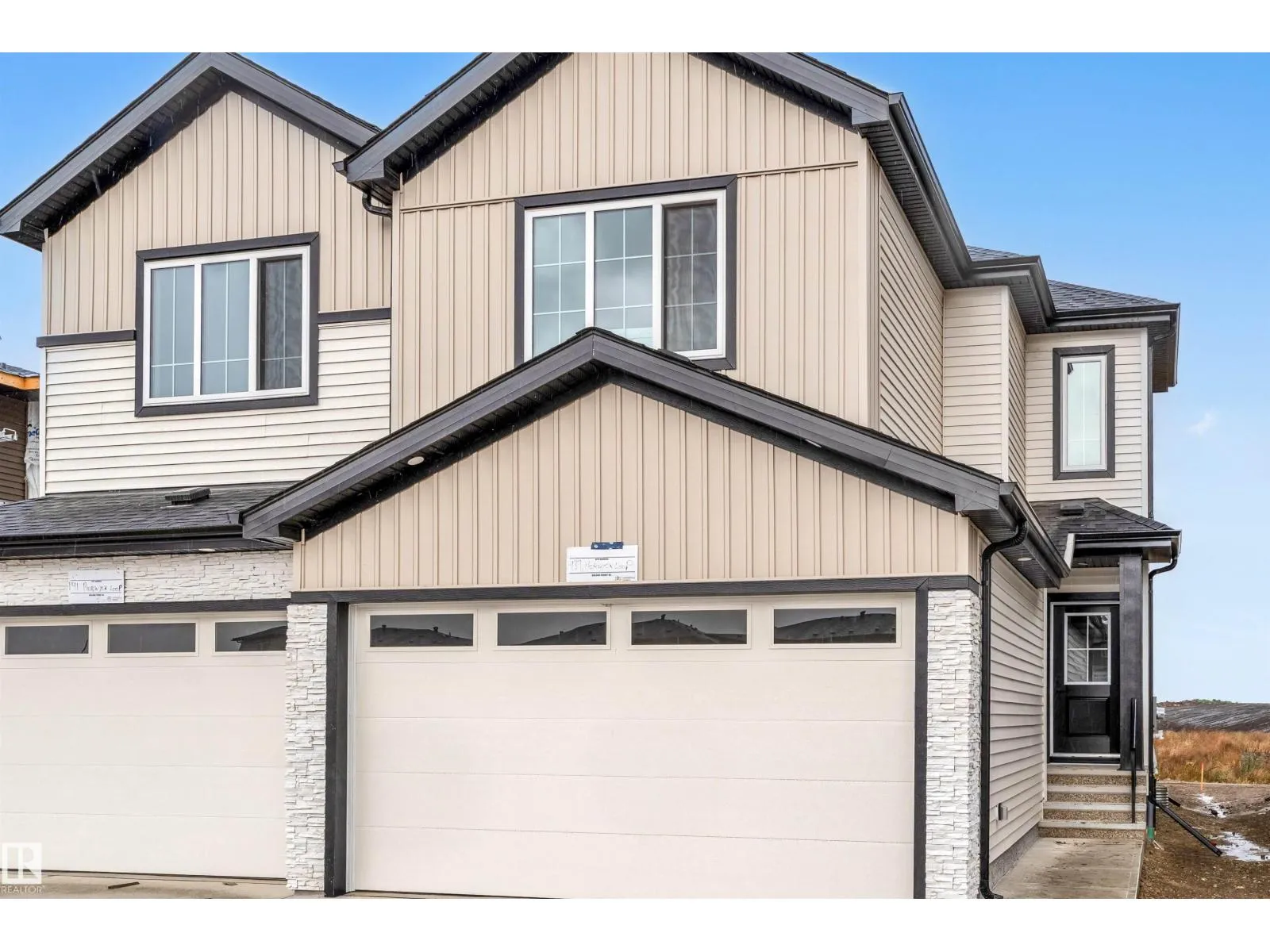 Duplex for rent: 139 Pierwyck Lo, Spruce Grove, Alberta T7X 3W1