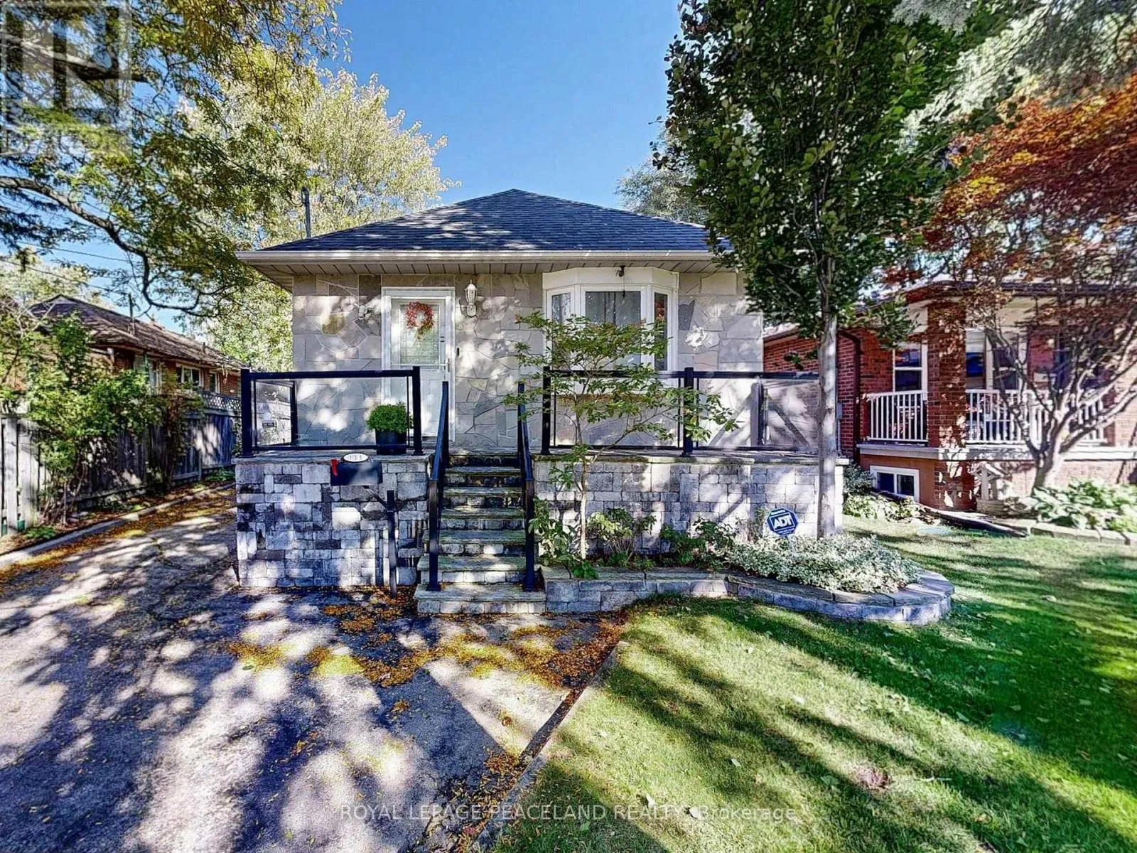 House for rent: 139 Scarboro Crescent, Toronto, Ontario M1M 2J5