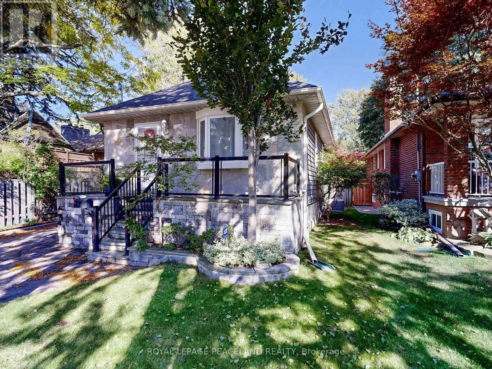 House for rent: 139 Scarboro Crescent, Toronto, Ontario M1M 2J5