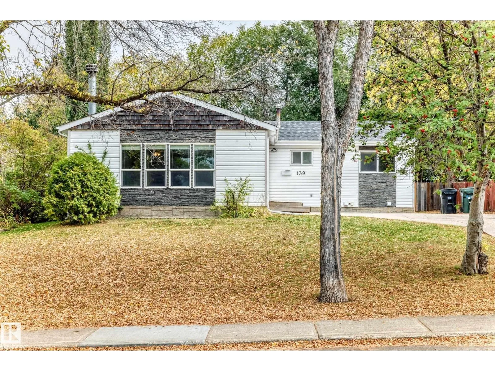 House for rent: 139 Willow St, Sherwood Park, Alberta T8A 1P3