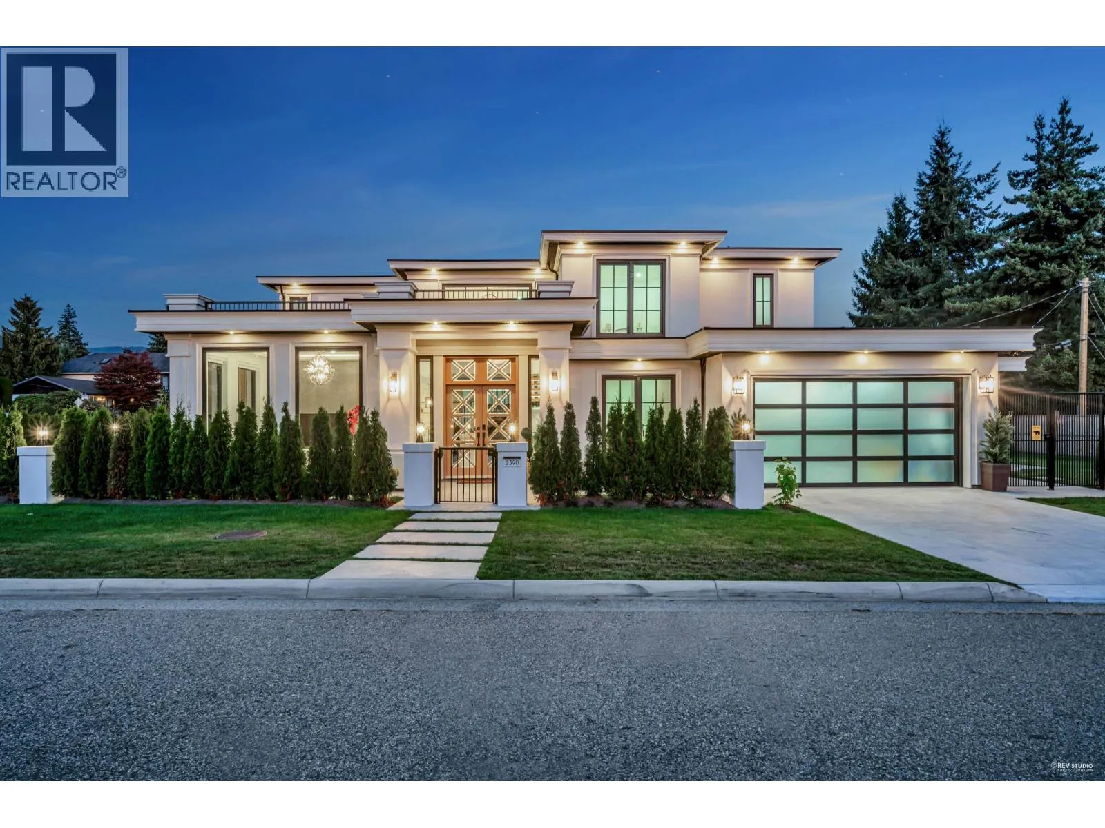 House for rent: 1390 Sutherland Avenue, North Vancouver, British Columbia V7L 4B2