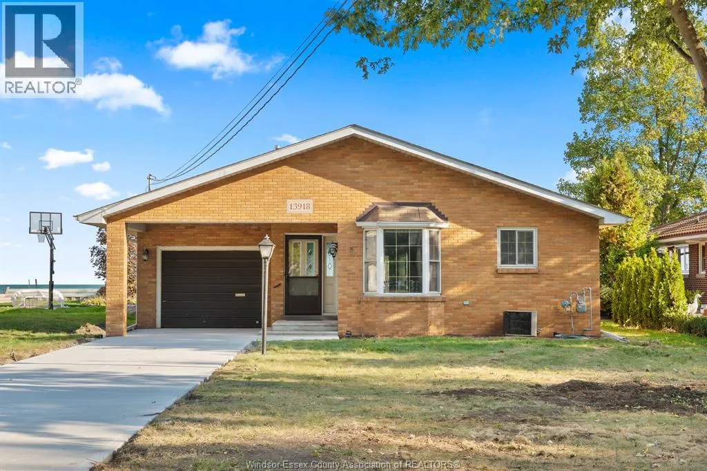 House for rent: 13918 Riverside Drive East, Tecumseh, Ontario N8N 1B6