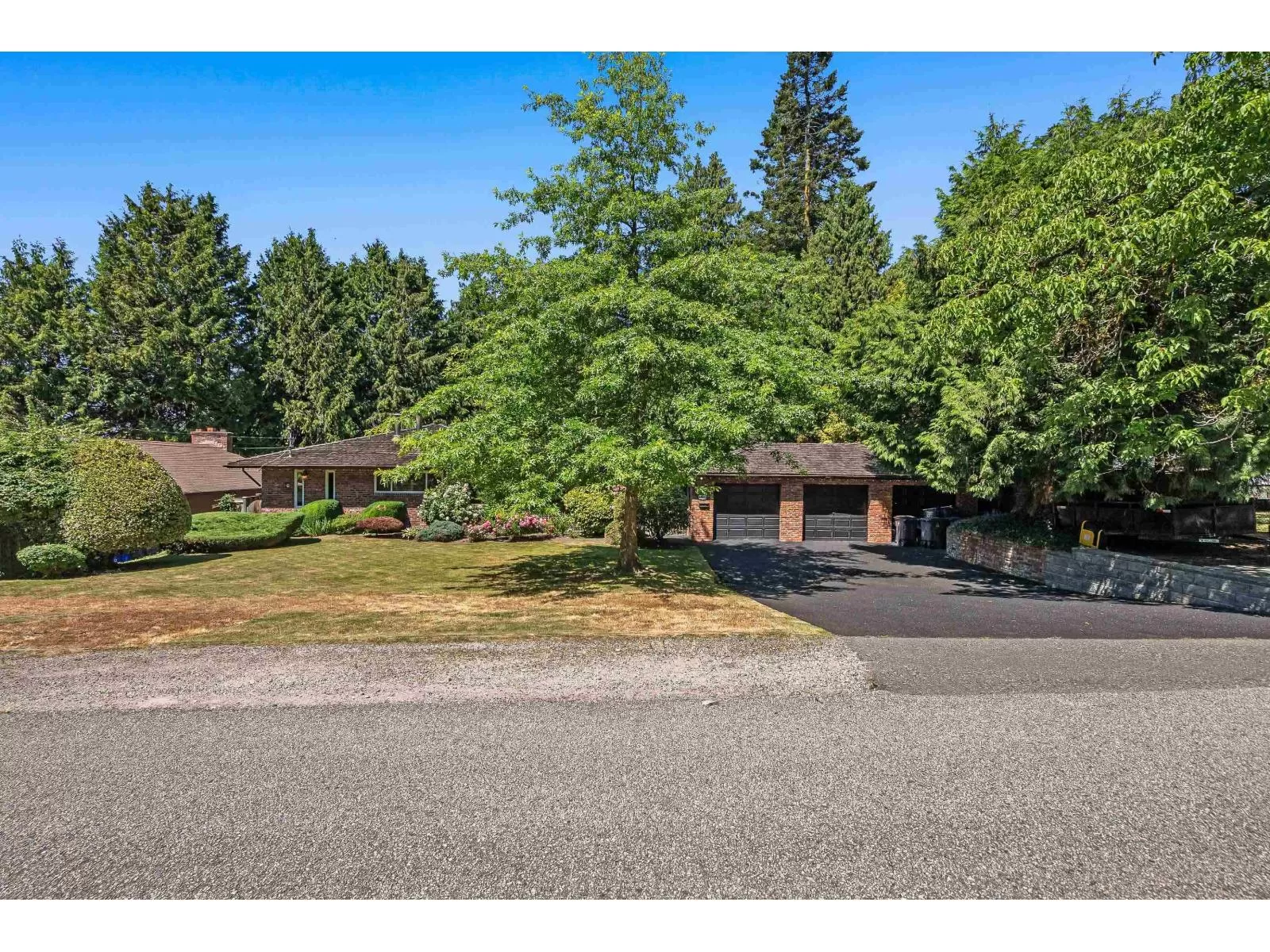 House for rent: 13937 35a Avenue, Surrey, British Columbia V4P 1L2