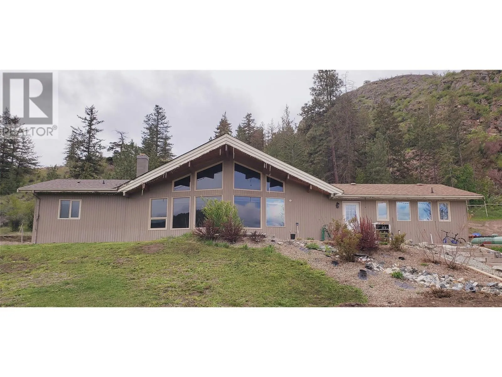 Other for rent: 13969 Old Richter Pass Road, Osoyoos, British Columbia V0H 1V5