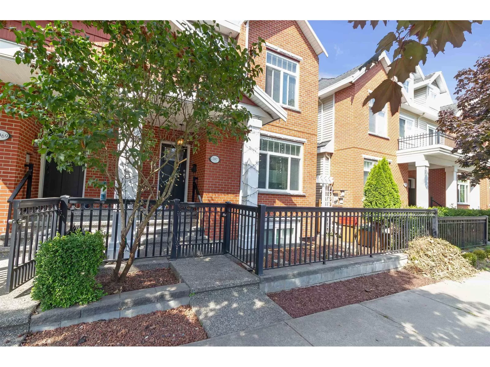 Duplex for rent: 13971 64 Avenue, Surrey, British Columbia V3W 1Y7