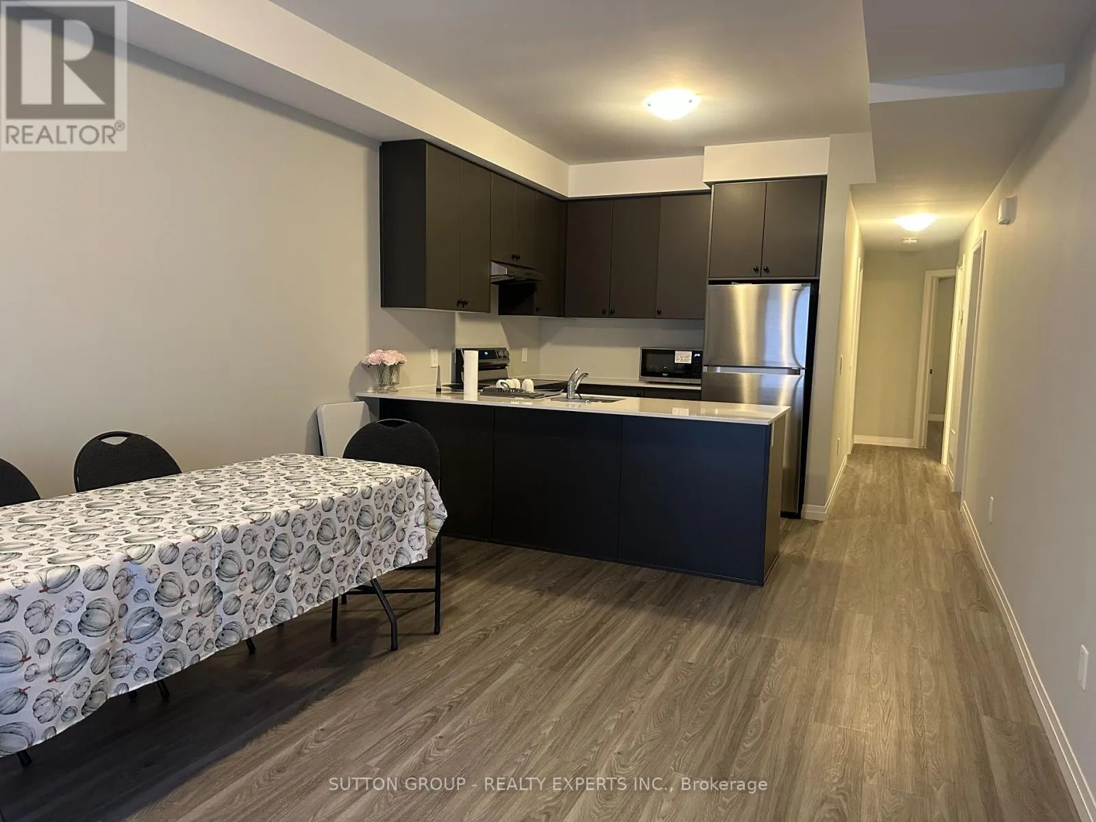 Row / Townhouse for rent: 14 - 10 South Creek Drive, Kitchener, Ontario N2R 0T9