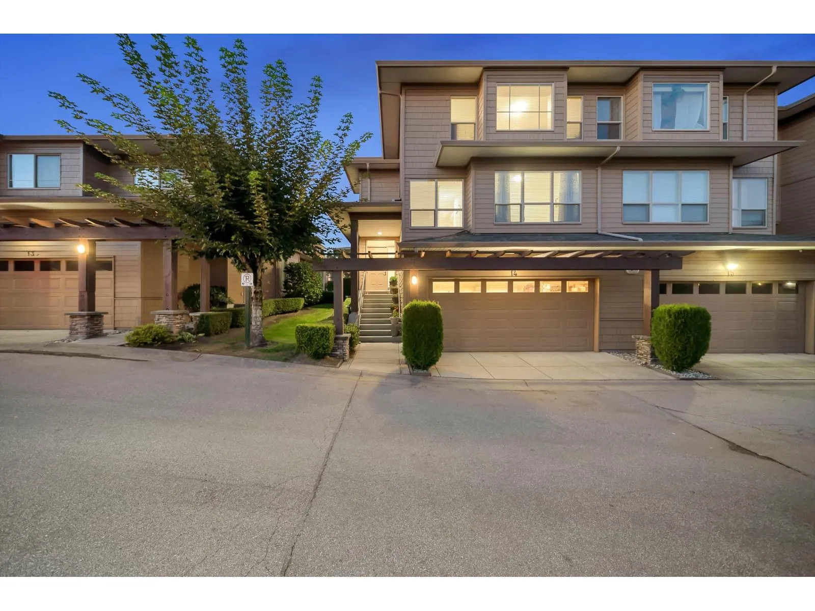 Row / Townhouse for rent: 14 16655 64 Avenue, Surrey, British Columbia V3S 3V1