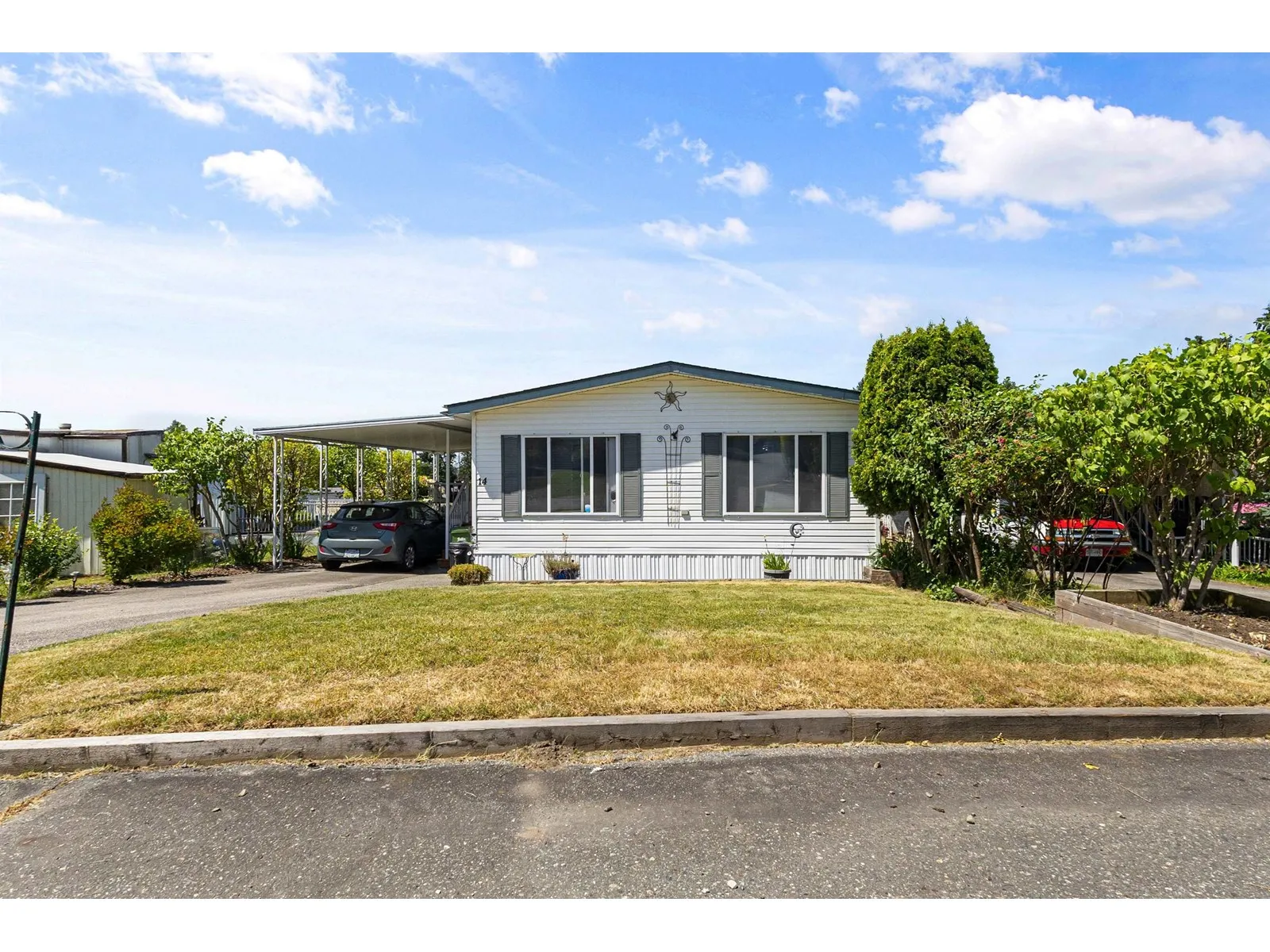 Manufactured Home for rent: 14 2035 Marten Street, Abbotsford, British Columbia V2T 6M3