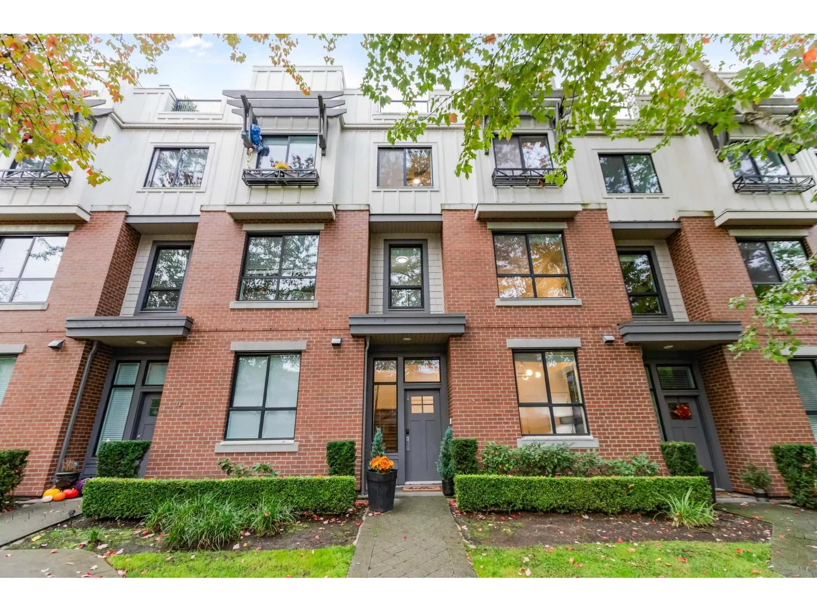 Row / Townhouse for rent: 14 2999 151 Street, Surrey, British Columbia V4P 0G1