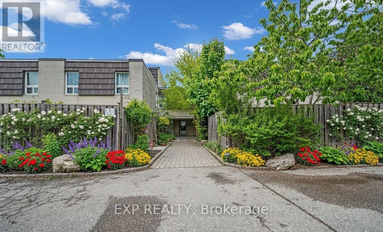 Row / Townhouse for rent: 14 - 33 Four Winds Drive, Toronto, Ontario M3J 1K7