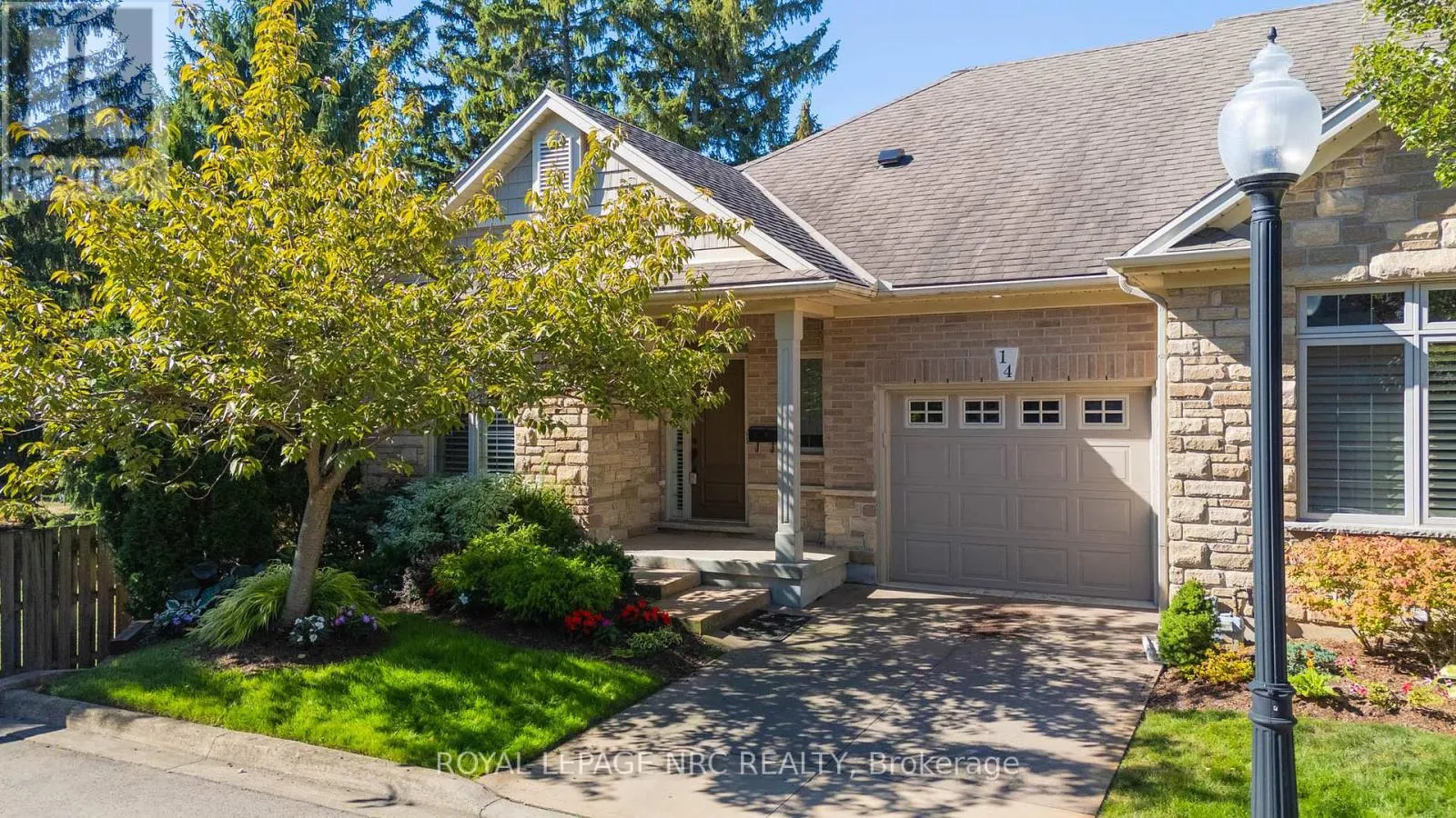 Row / Townhouse for rent: 14 - 409 Niagara Street, St. Catharines, Ontario L2M 4V9