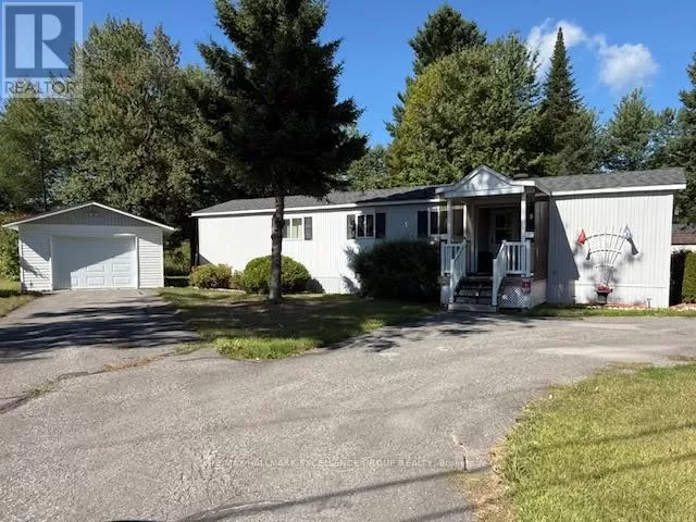 Modular for rent: 14 - 5279 County Rd 17 Road, Alfred and Plantagenet, Ontario K0B 1A0