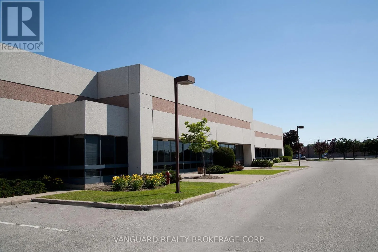Multi-Tenant Industrial for rent: 14 - 55 Administration Road, Vaughan, Ontario L4K 4G9