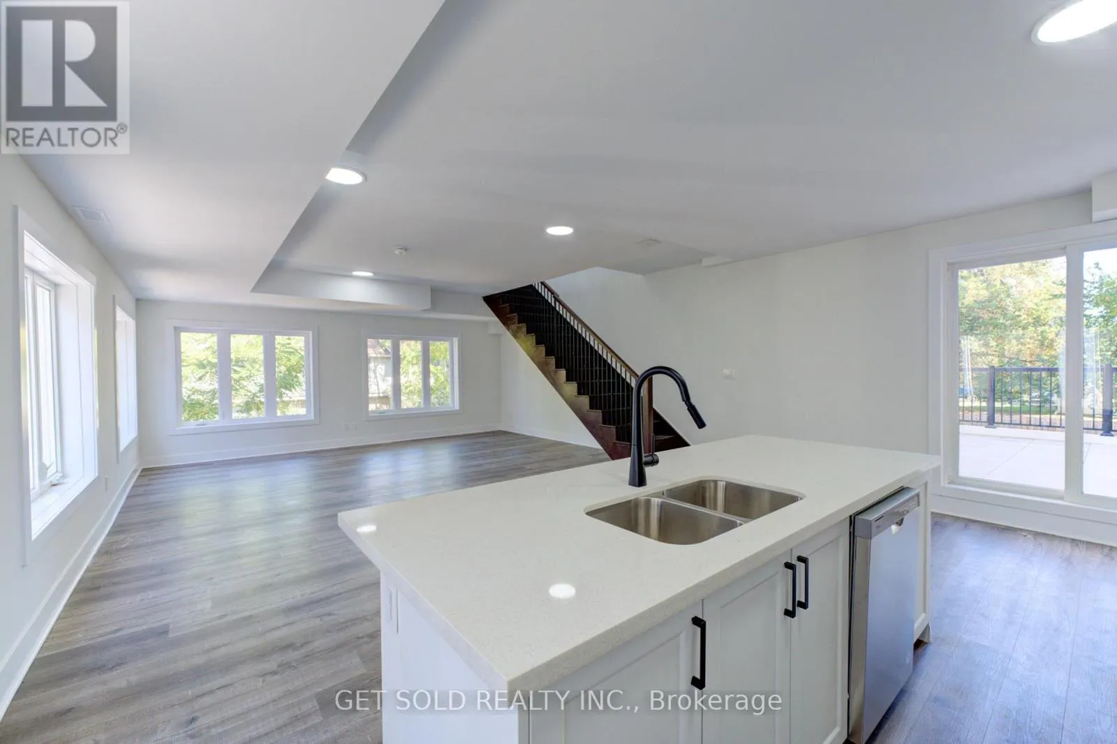 Apartment for rent: 14 - 6701 Thorold Stone Road, Niagara Falls, Ontario L2J 1B3