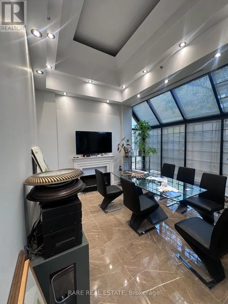 Offices for rent: 14 - 800 Petrolia Road, Toronto, Ontario M3J 3K4