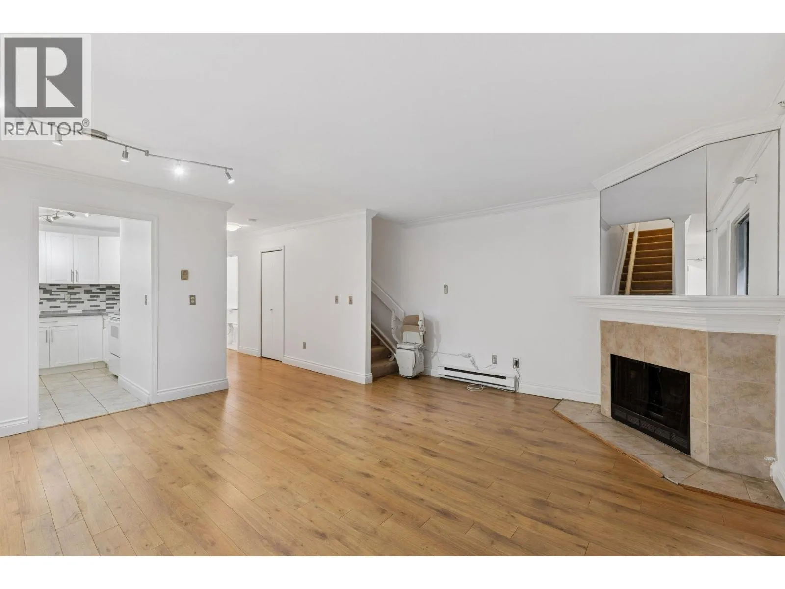 Row / Townhouse for rent: 14 8820 Westminster Highway, Richmond, British Columbia V6X 1A8