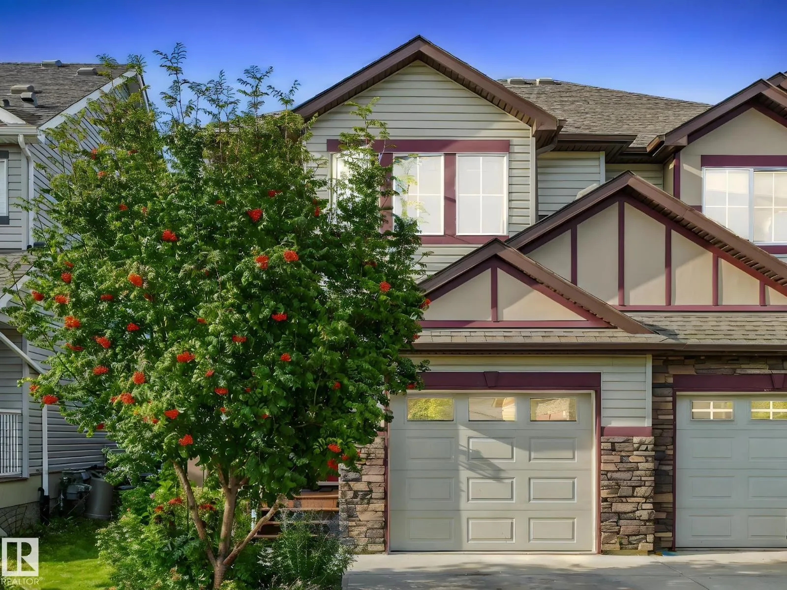 Duplex for rent: #14 9350 211 St Nw, Edmonton, Alberta T5T 4T8