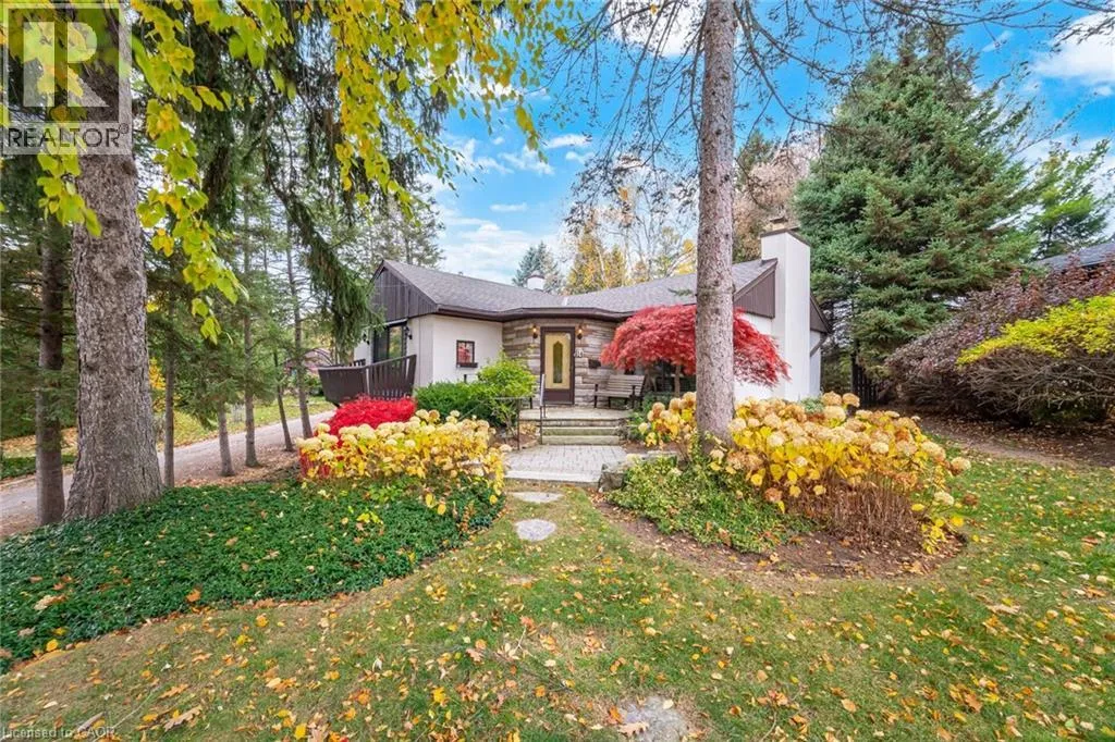 House for rent: 14 Avon Drive, Dundas, Ontario L9H 3N7