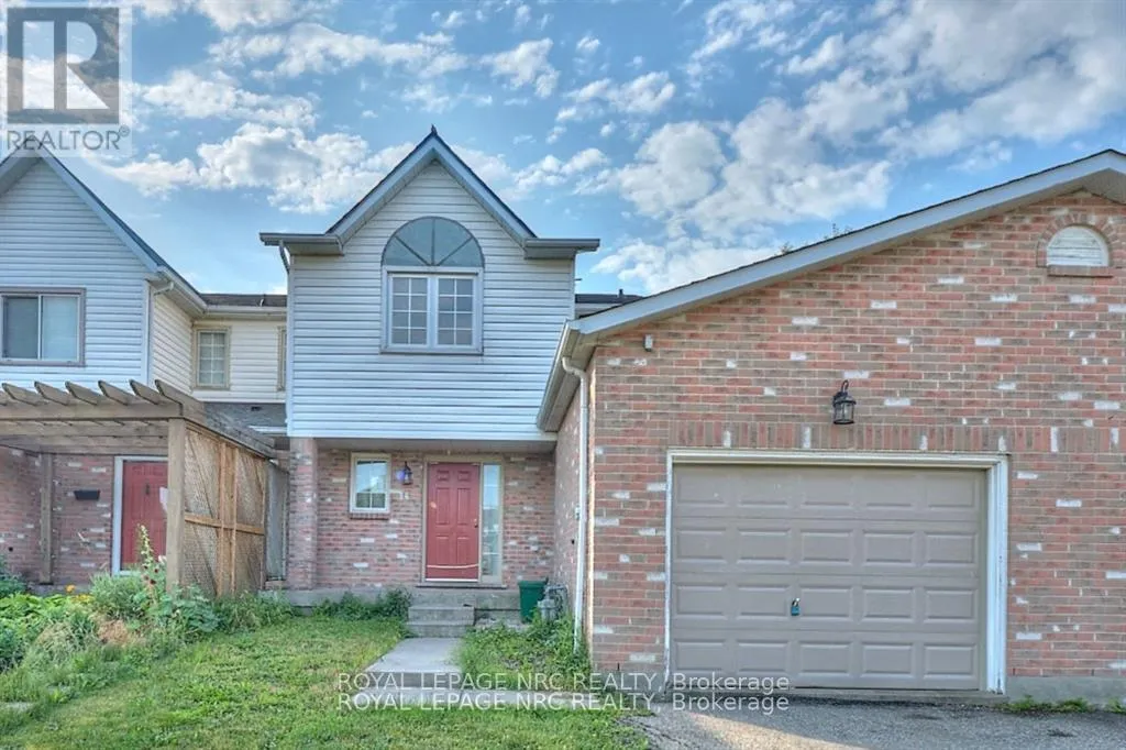 Row / Townhouse for rent: 14 Buss Court, Thorold, Ontario L2V 5B1