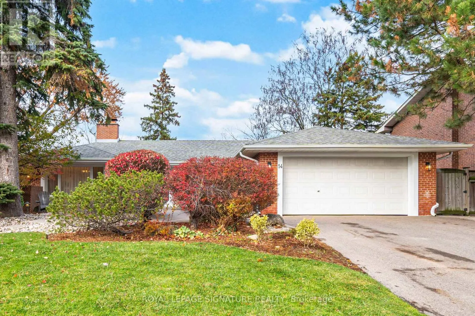 House for rent: 14 Echo Valley Ridge, Toronto, Ontario M9B 2B3