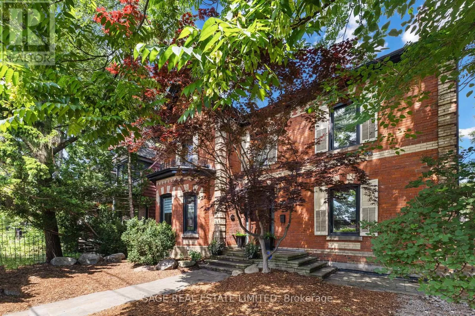 House for rent: 14 Halton Street, Toronto, Ontario M6J 1R3