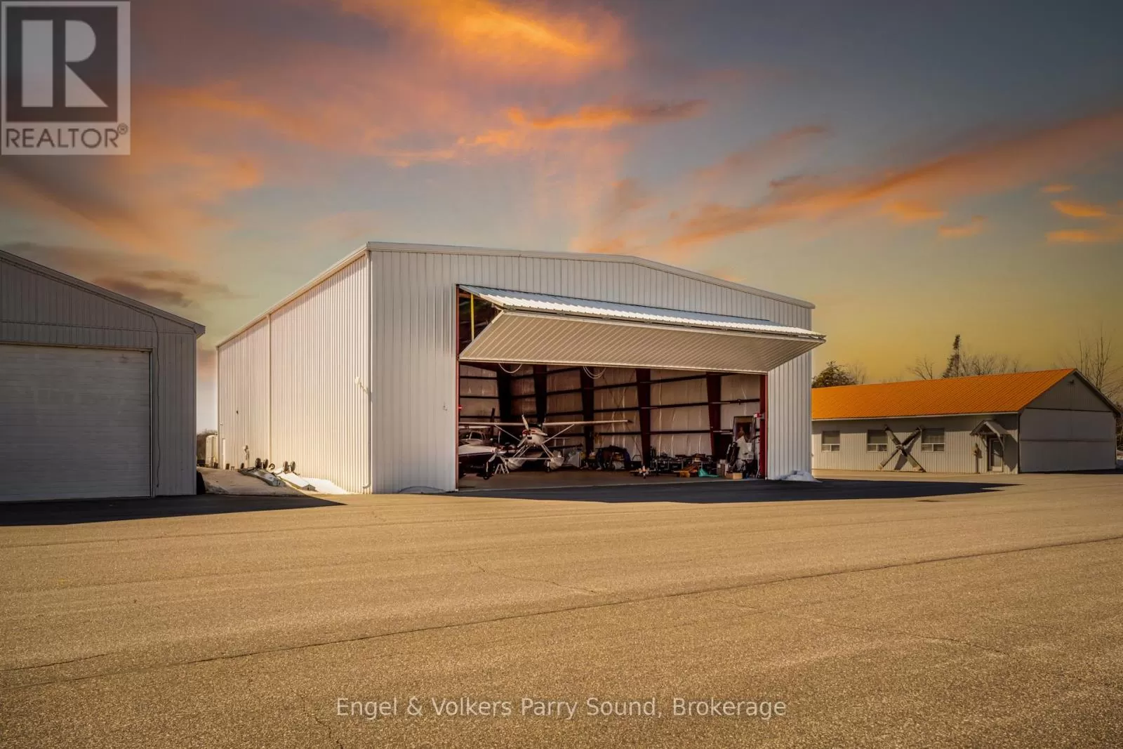 14 Hangar Road, Seguin, Ontario P2A 0B2