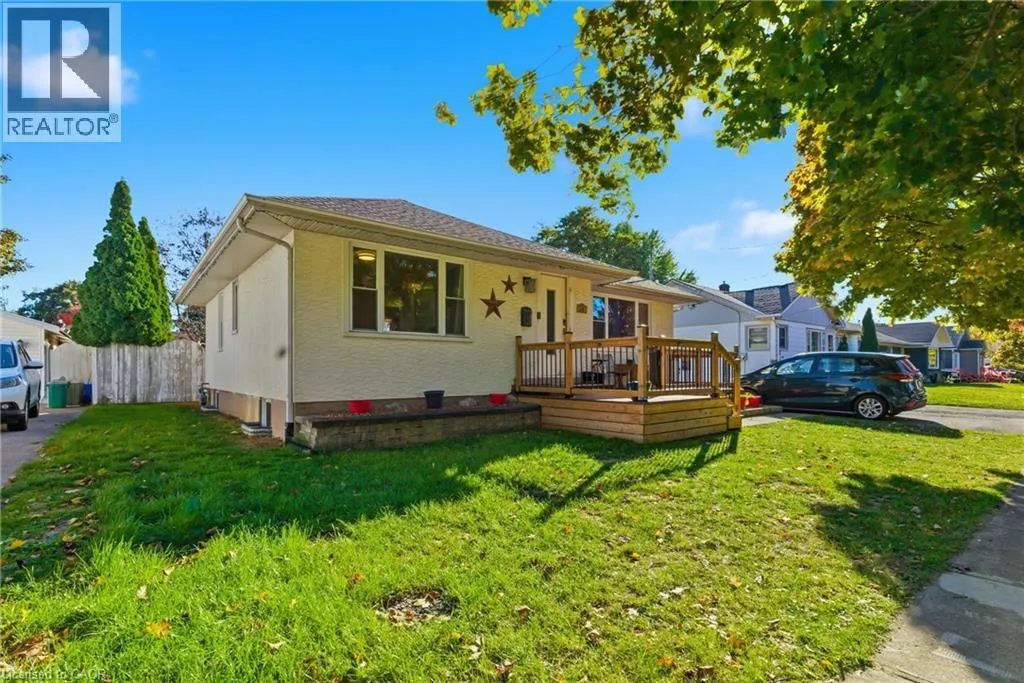 House for rent: 14 Heywood Avenue, St. Catharines, Ontario L2M 2M8