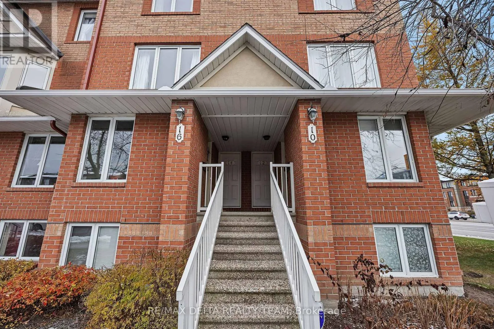 Row / Townhouse for rent: 14 Lakepointe Drive, Ottawa, Ontario K4A 5E3