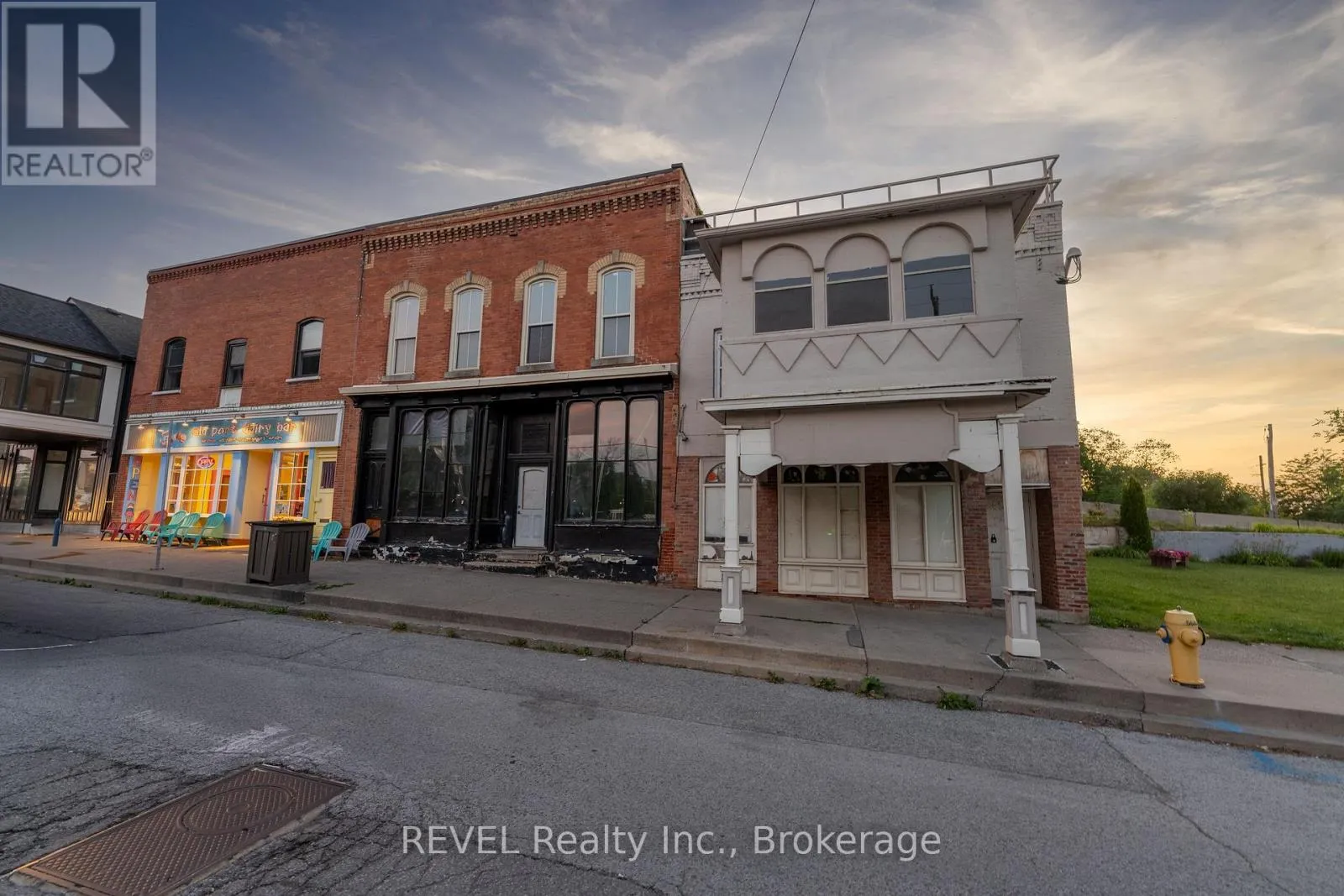 14 Lakeport Road, St. Catharines, Ontario L2N 4P5