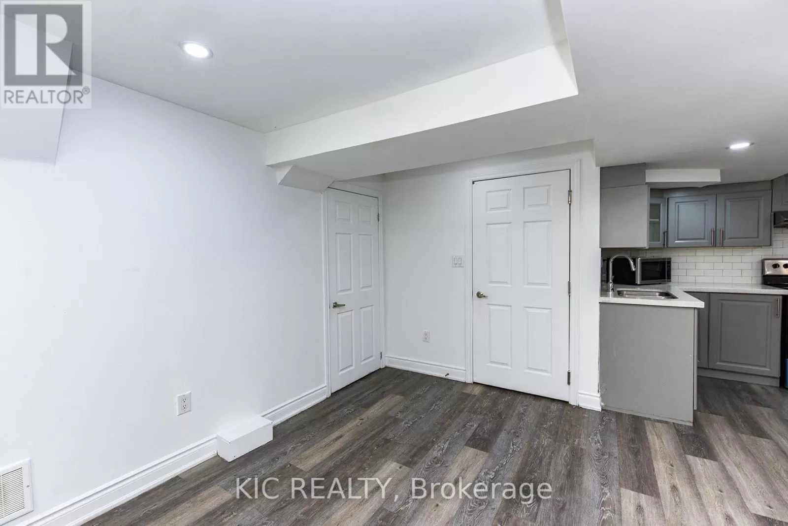 House for rent: 14 Paramount Place, Brampton, Ontario L6Y 2T3