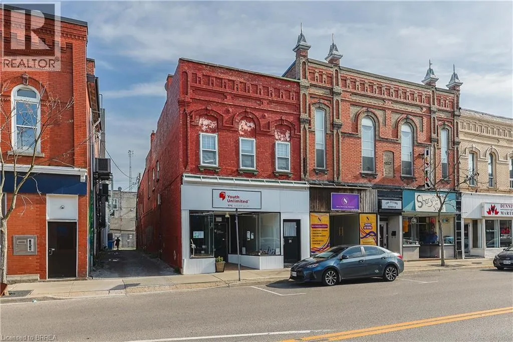 Triplex for rent: 14 Robinson Street, Simcoe, Ontario N3Y 1W4