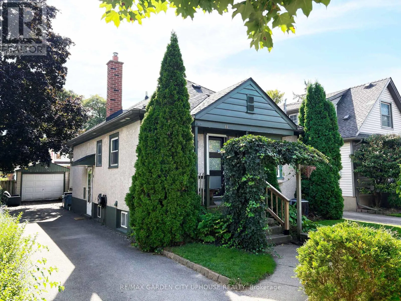 House for rent: 14 Spruce Street, St. Catharines, Ontario L2R 1B3