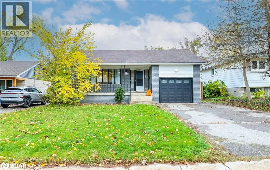 House for rent: 14 Steel Street, Barrie, Ontario L4M 2E5