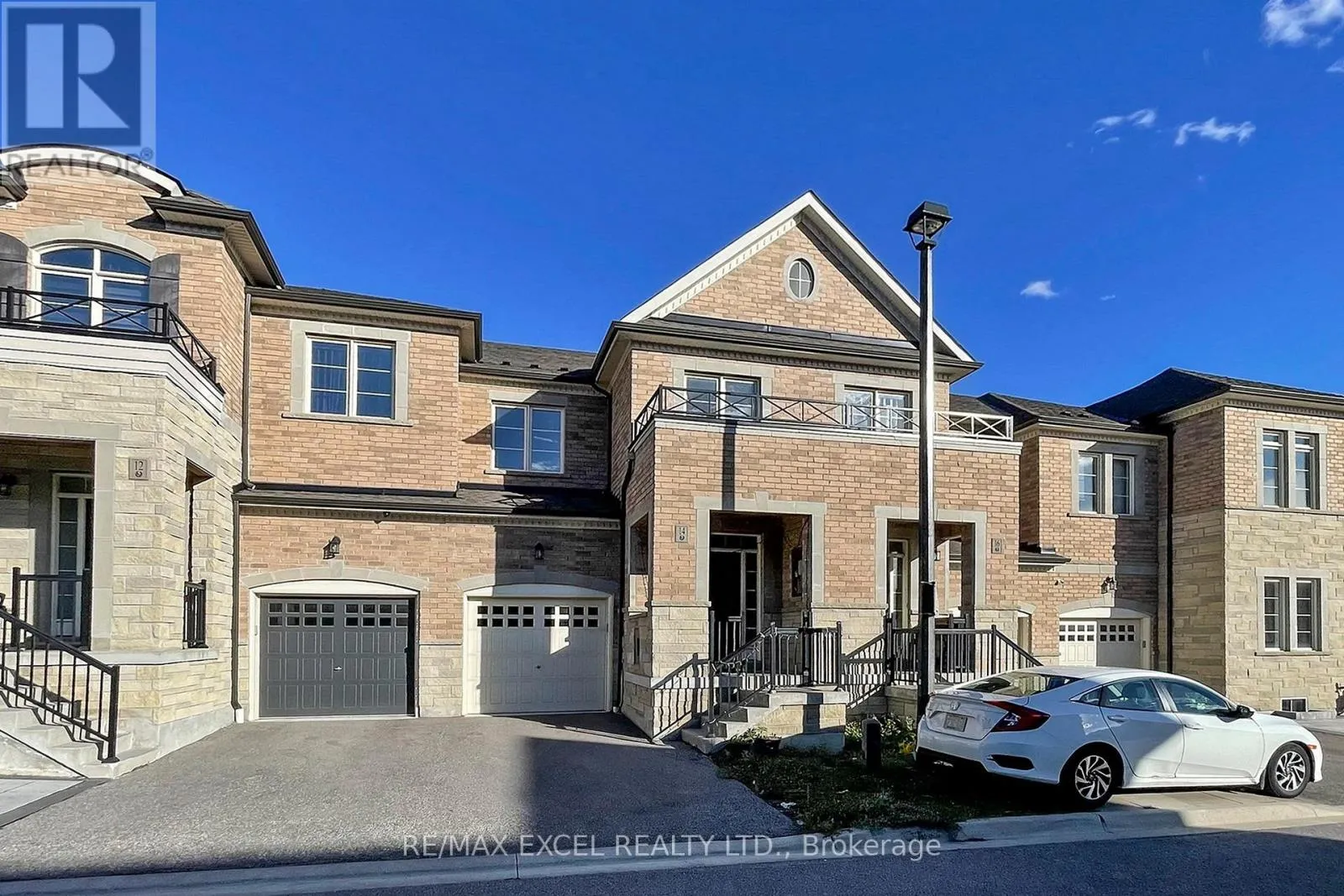 Row / Townhouse for rent: 14 Twinflower Lane, Richmond Hill, Ontario L4E 1E7