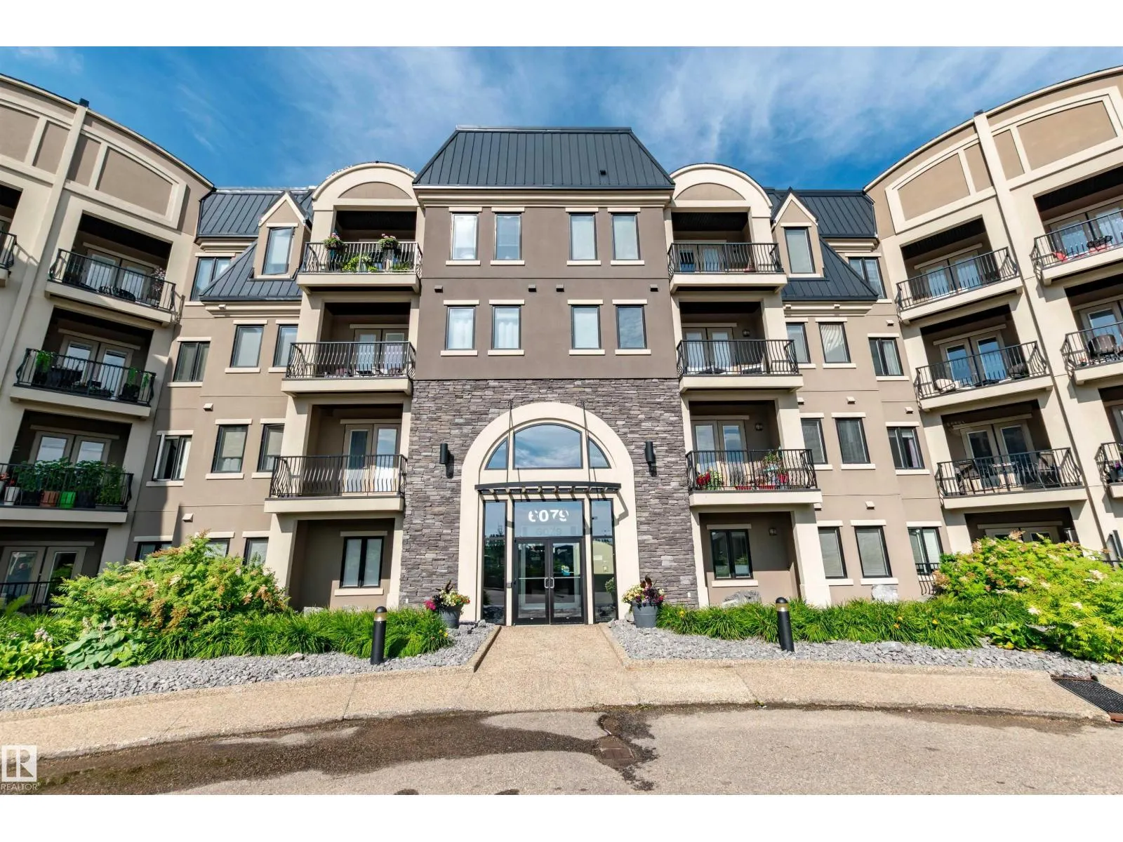 Apartment for rent: #140 6079 Maynard Wy Nw, Edmonton, Alberta T6R 0S4