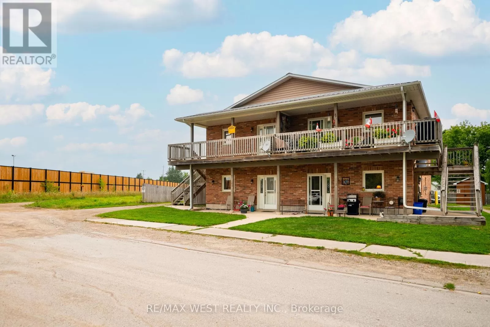 Fourplex for rent: 140 Joseph Street, Shelburne, Ontario L0N 1S4