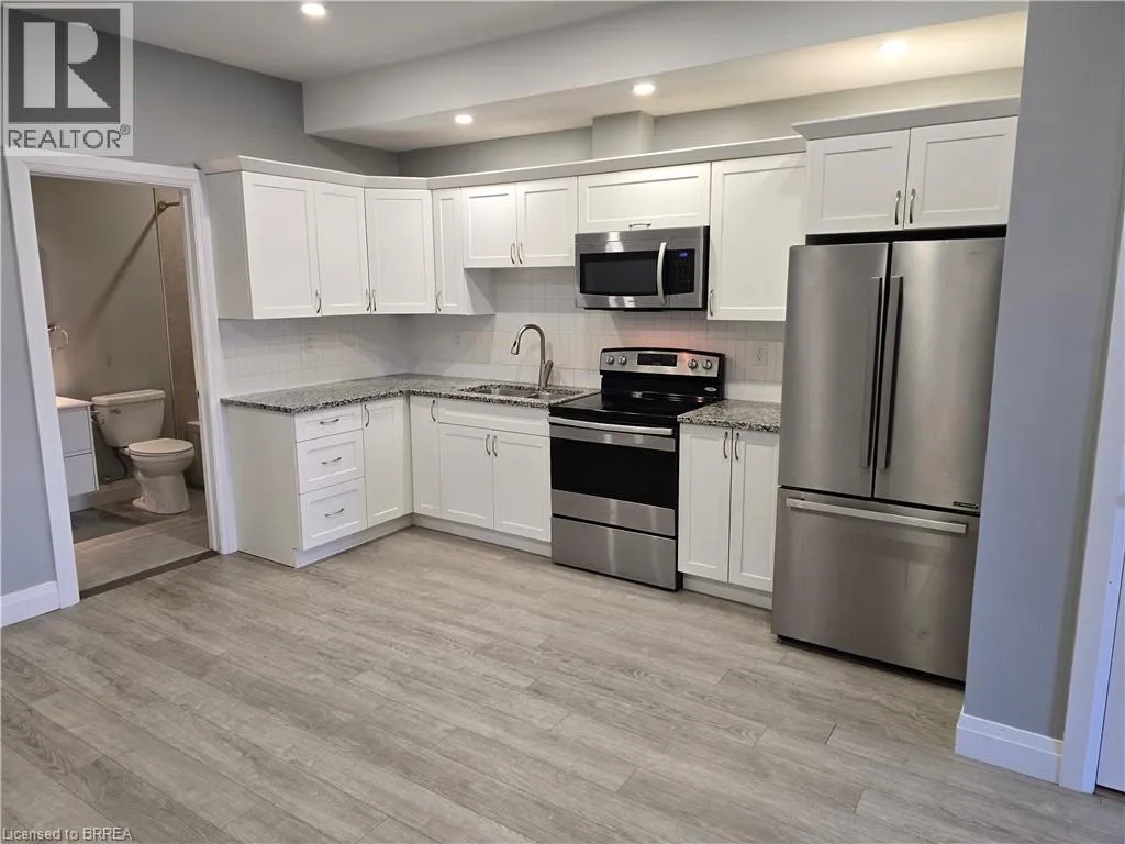 Apartment for rent: 140 Murray Street Unit# 3, Brantford, Ontario N3S 3N5