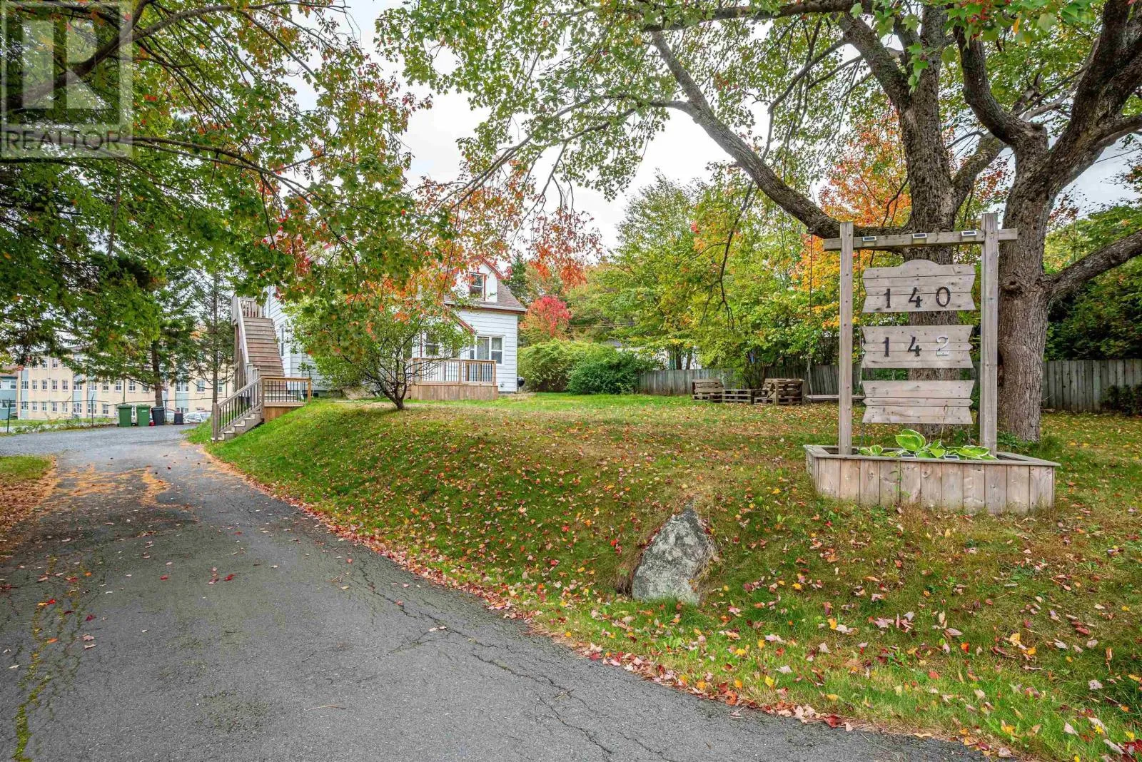 Duplex for rent: 140/142 Old Sambro Road, Halifax, Nova Scotia B3R 1R3