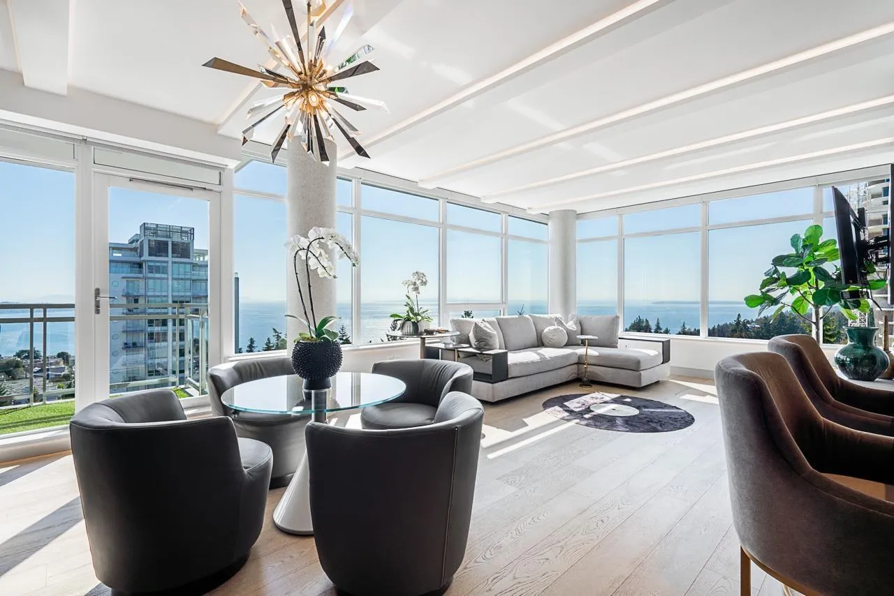 Apartment for rent: 1402 15152 Russell Avenue, White Rock, British Columbia V4B 0A3