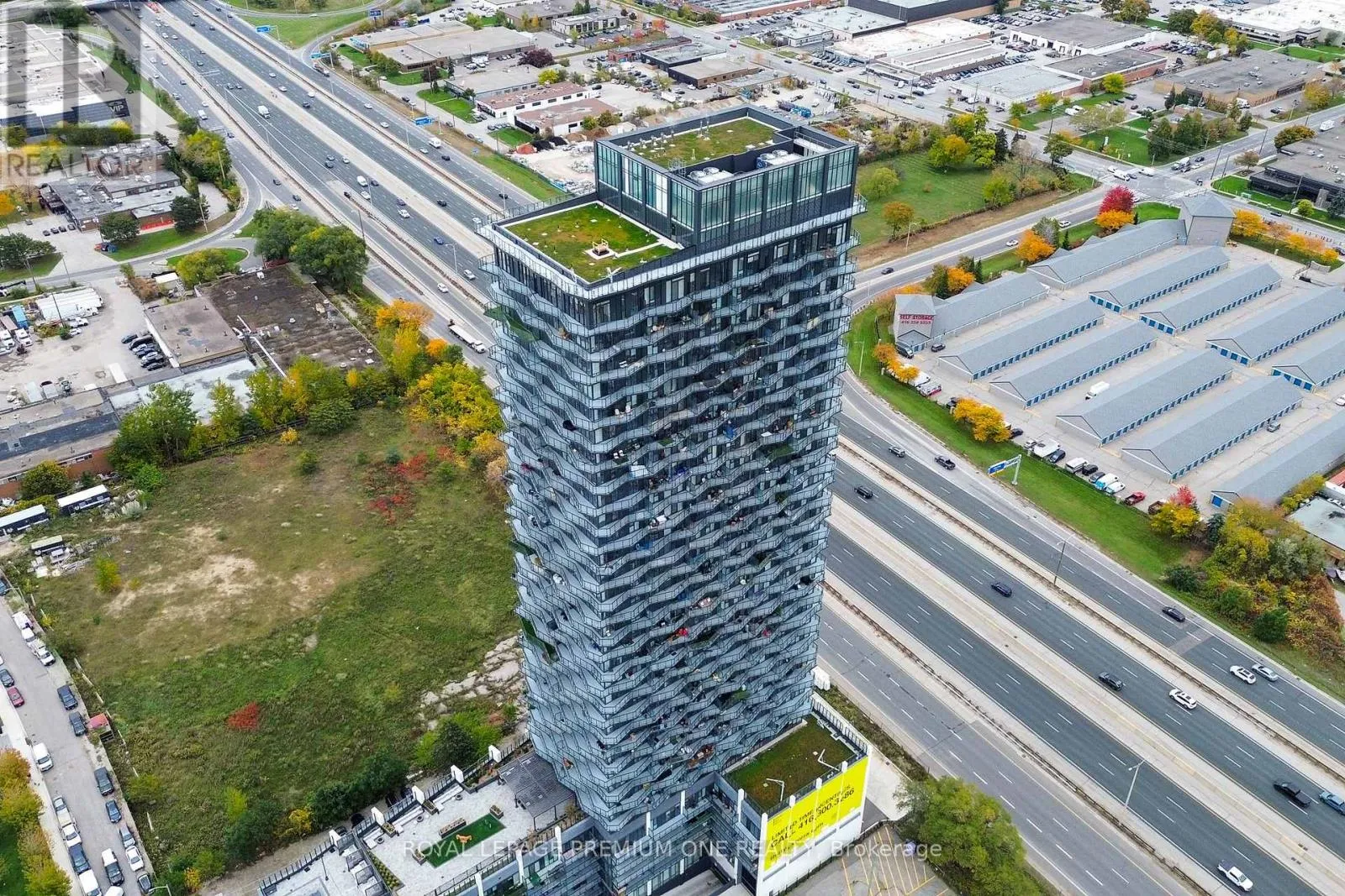 Apartment for rent: 1402 - 36 Zorra Street, Toronto, Ontario M8Z 0G5