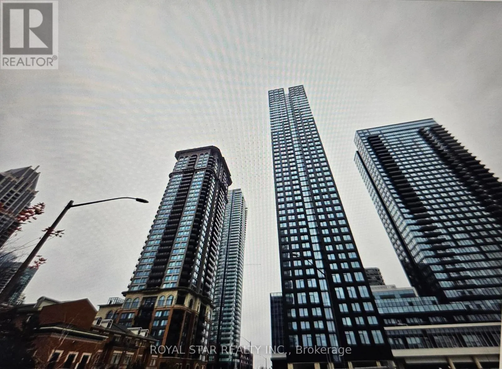 Apartment for rent: 1402 - 395 Square One Drive, Mississauga, Ontario L6B 0P6