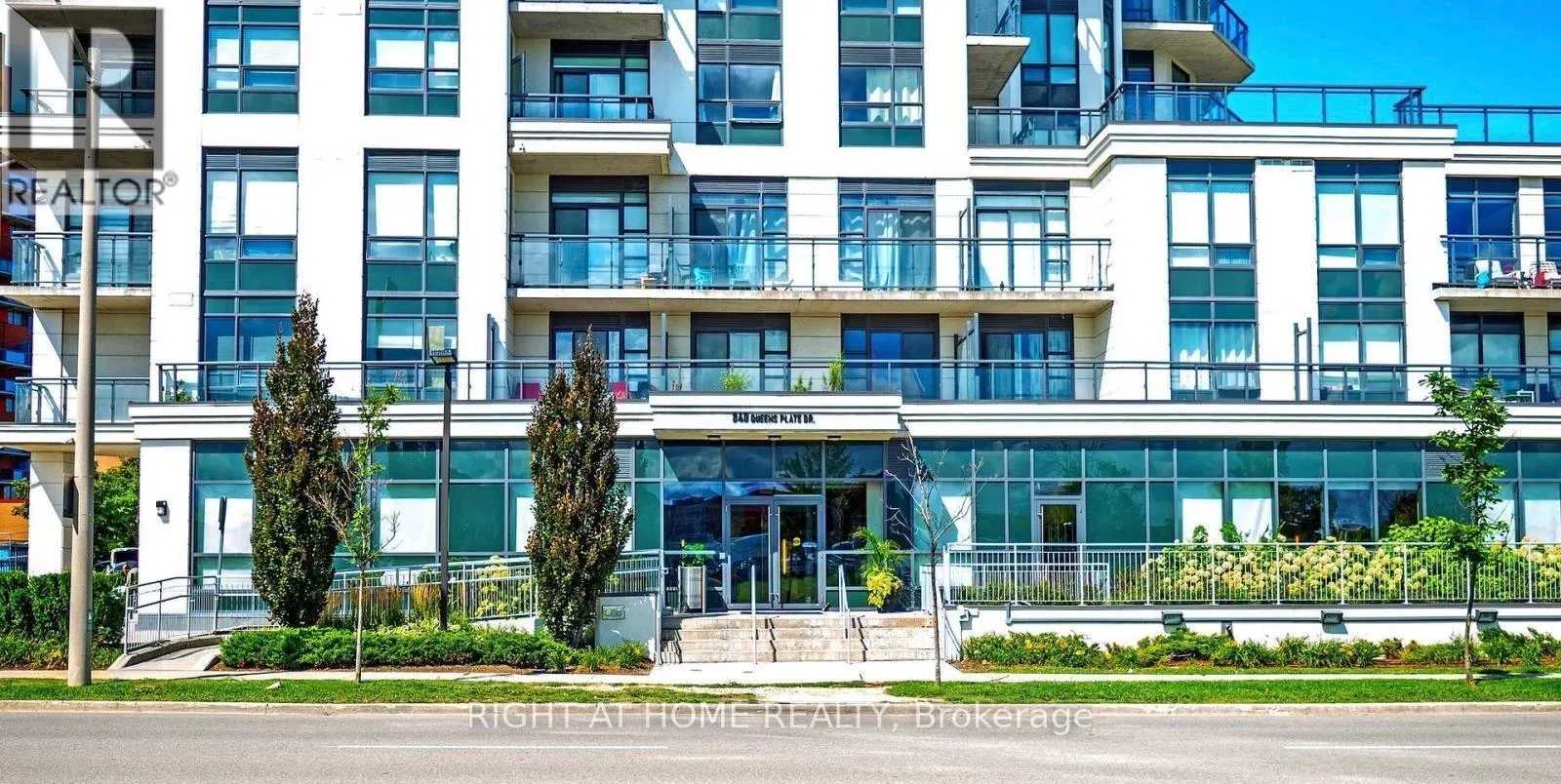 Apartment for rent: 1402 - 840 Queens Plate Drive, Toronto, Ontario M9W 0E7