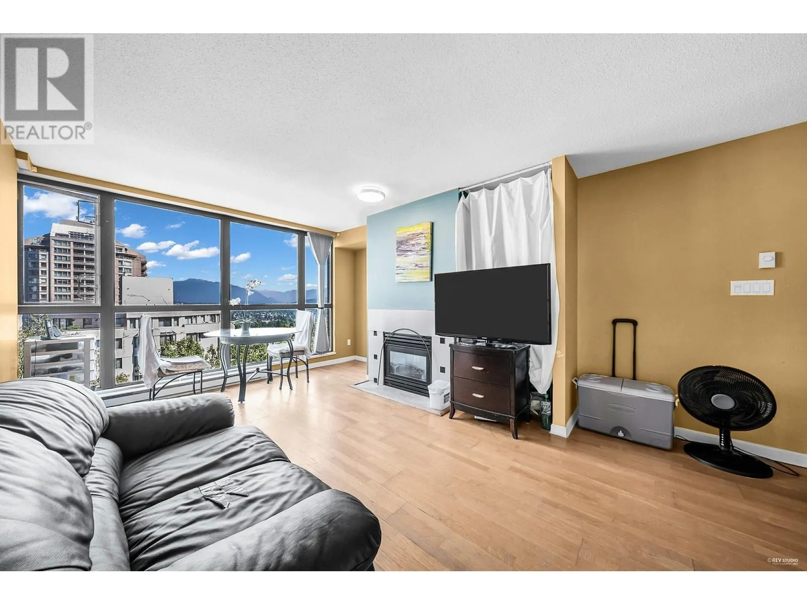 Apartment for rent: 1403 4888 Hazel Street, Burnaby, British Columbia V5H 4T4