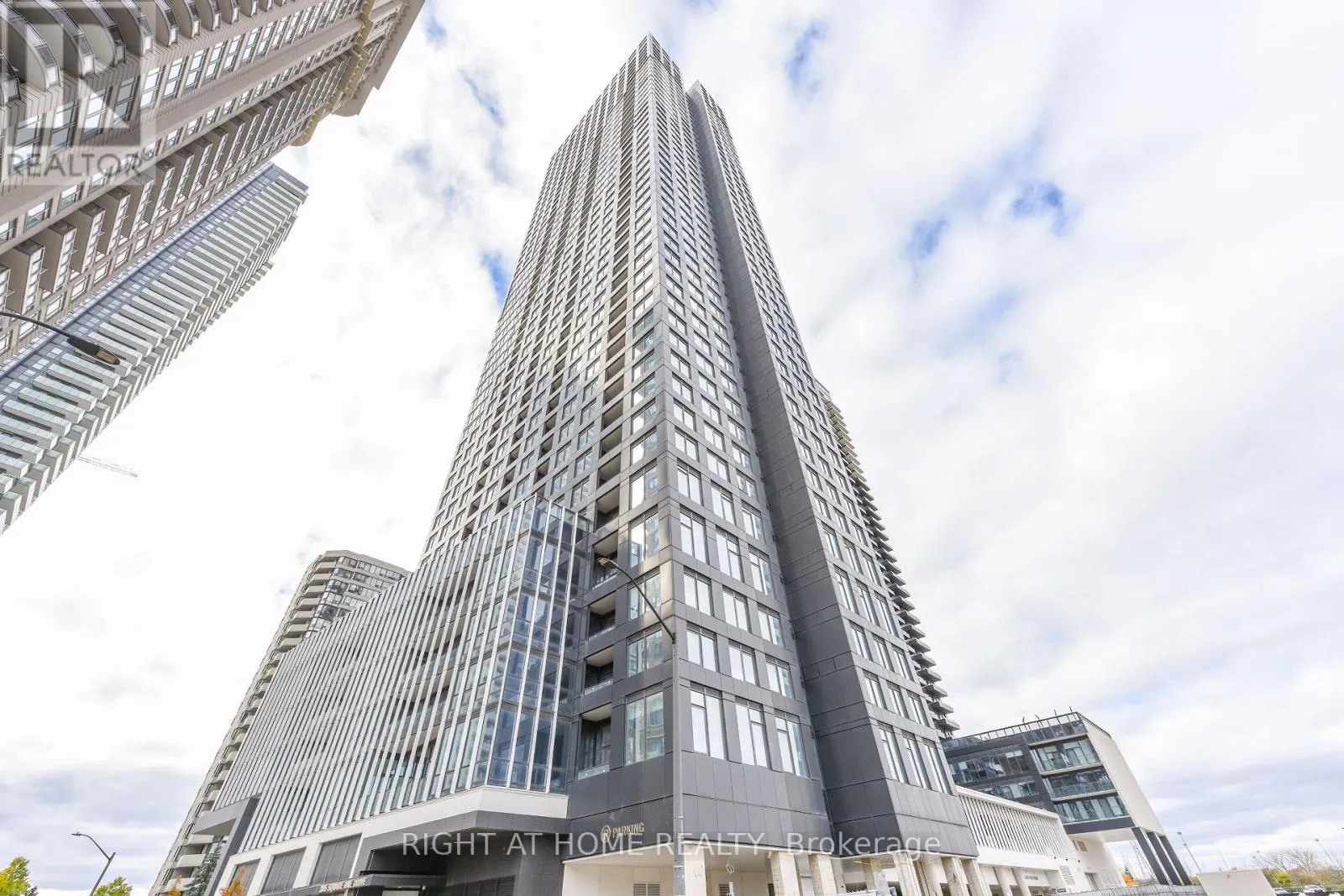 Apartment for rent: 1405 - 395 Square One Drive, Mississauga, Ontario L5B 0C6